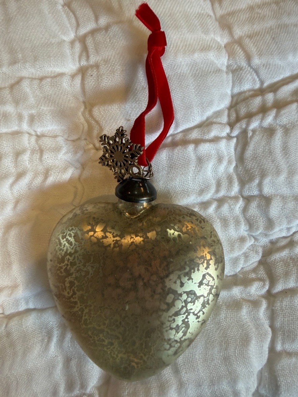 Demdaco Silver Heart Ornament with Red Bow - Picture 4 of 4